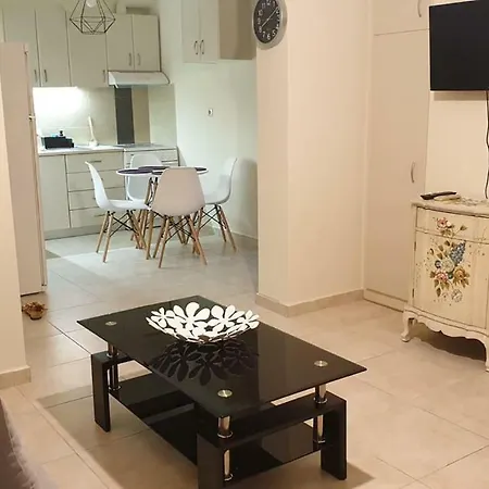 Feels Like Apartment *