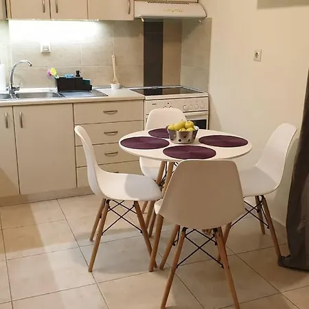 Feels Like * Καλαμάτα