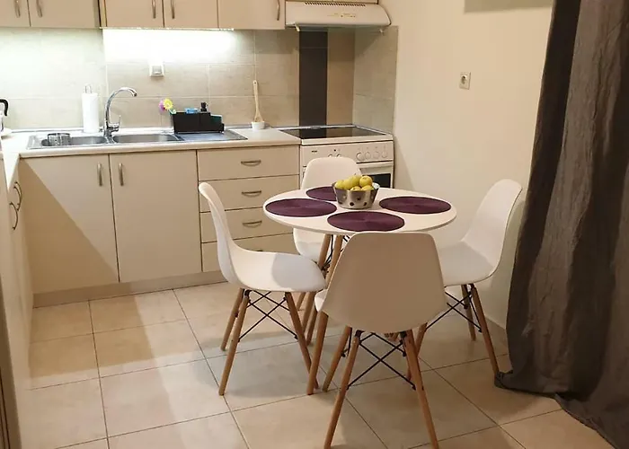 Feels Like * Καλαμάτα